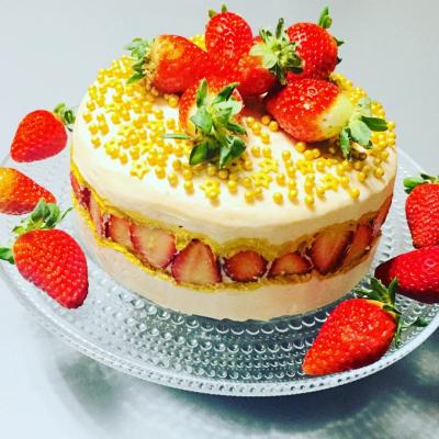 Erdbeer Fault Line Cake